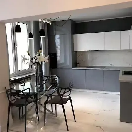Before Making A Request, Read My Host Profile At Bottom Of Page # Beautiful Apartment In The Center * Warschau